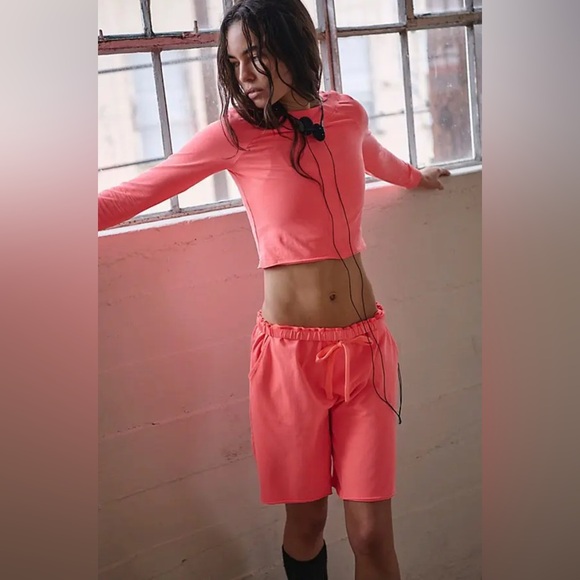 NWOT Free People Movement Hot Shot Easy Long Sleeve Top/Shorts Set Neon Coral S - Picture 1 of 12